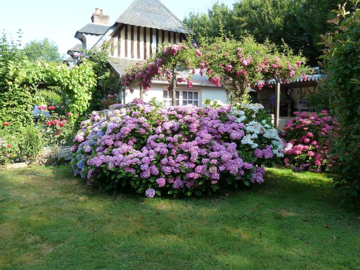 Maison d'hôtes Les Alicourts à Annebault Extérieur photo